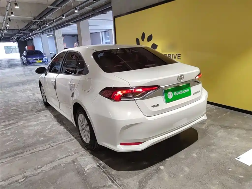 Toyota Corolla 2021 TNGA 1.5L CVT Elite CARE Edition фото 5