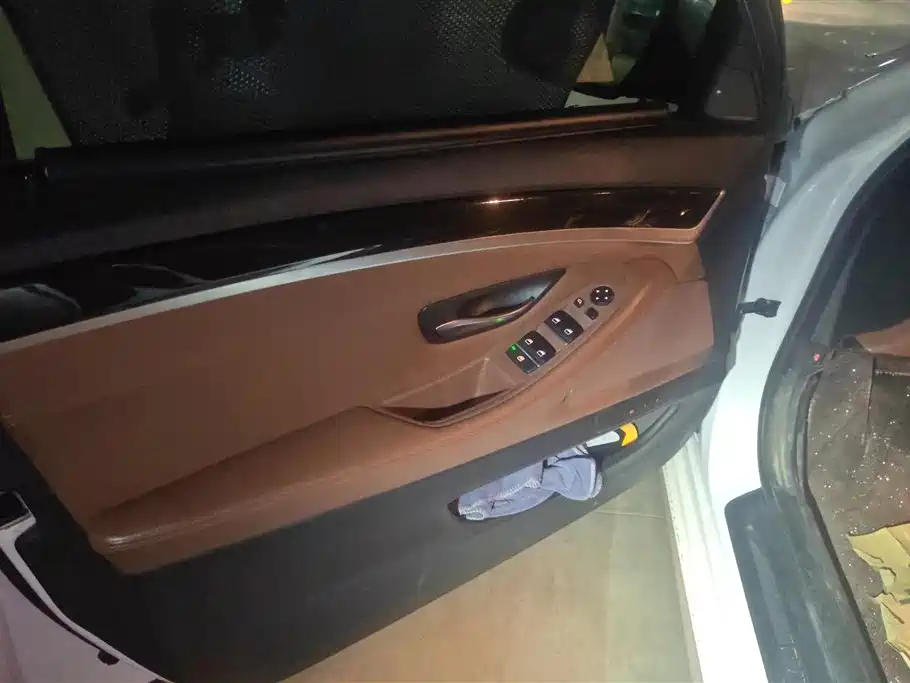 BMW 5 Series 2017 528Li Leading Edition фото 7