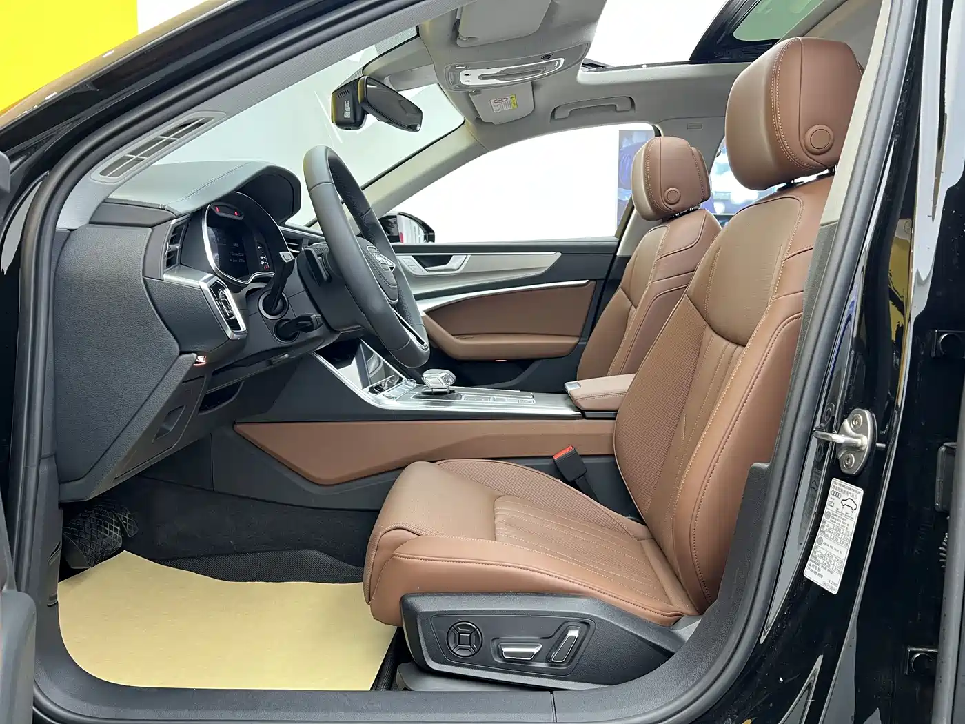 Audi A6L 2025 Model 45 TFSI Premium Dynamic + Ventilation Comfort Package фото 7