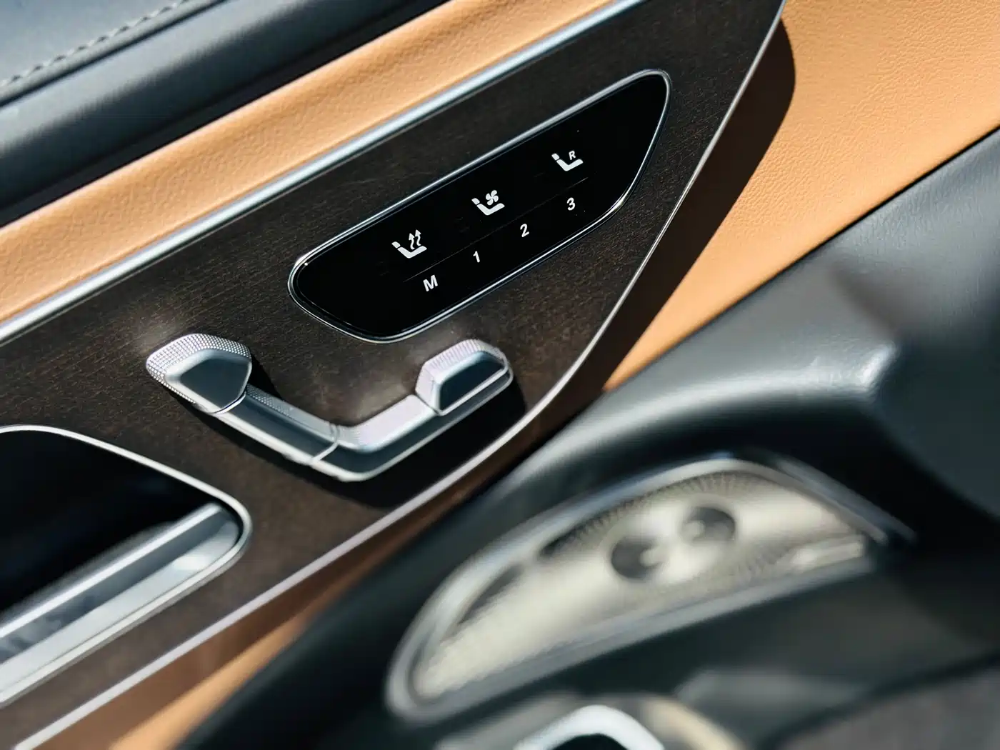 Mercedes-Benz E-Class 2024 Model E 300 L Luxury фото 10
