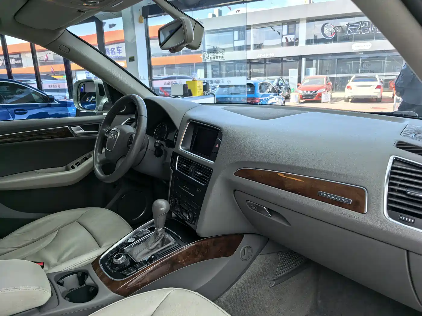 Audi Q5 2012 2.0TFSI Comfort фото 8