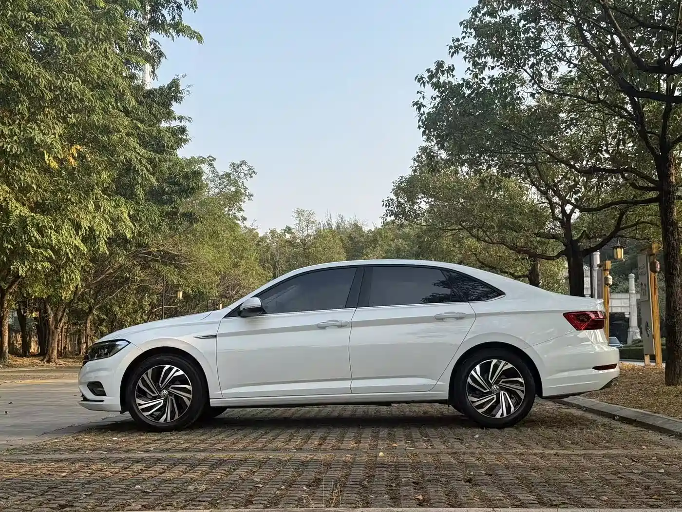 Volkswagen Sagitar 2022 280TSI DSG Surpassing Edition фото 16