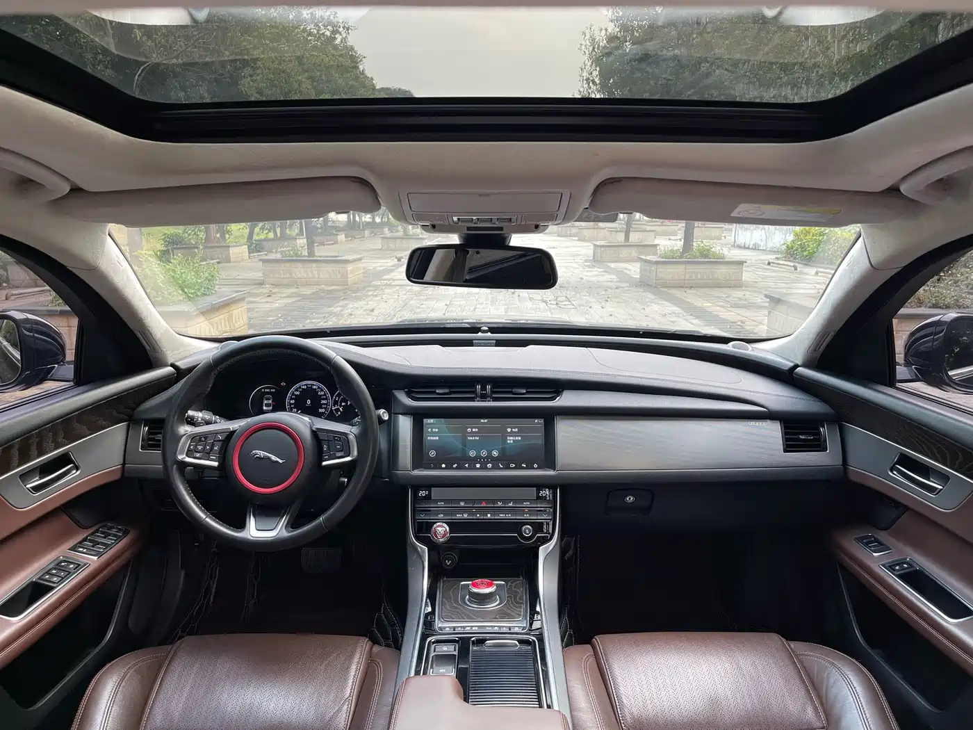 Jaguar XFL 2020 XFL 2.0T P250 4WD Premium Edition фото 12