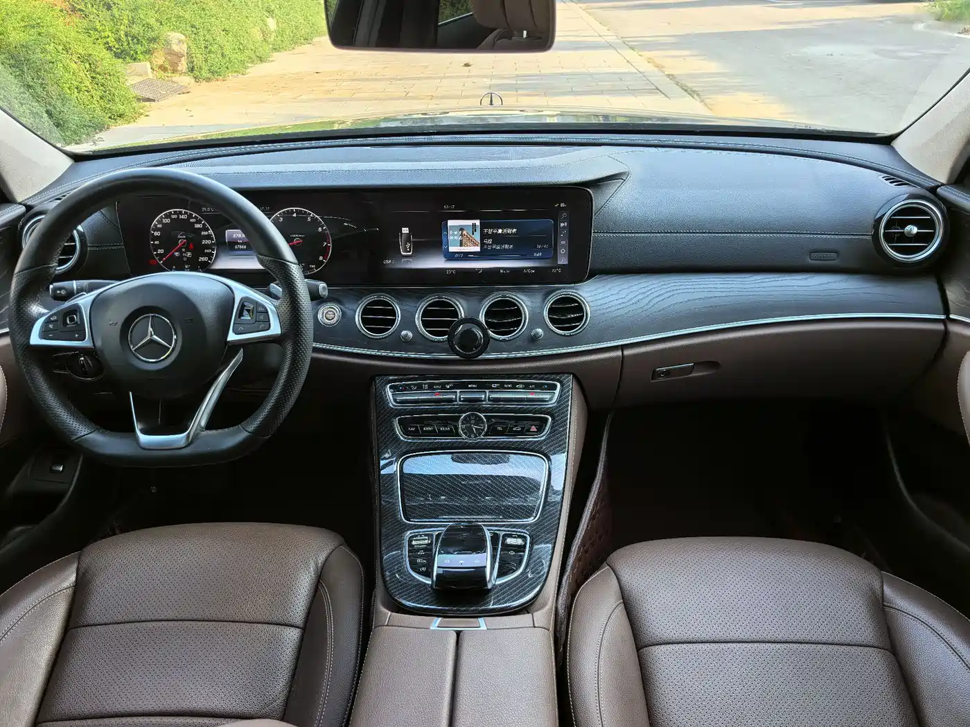 Mercedes-Benz E-Class 2016 E 300 L Sport Fashion Type фото 10