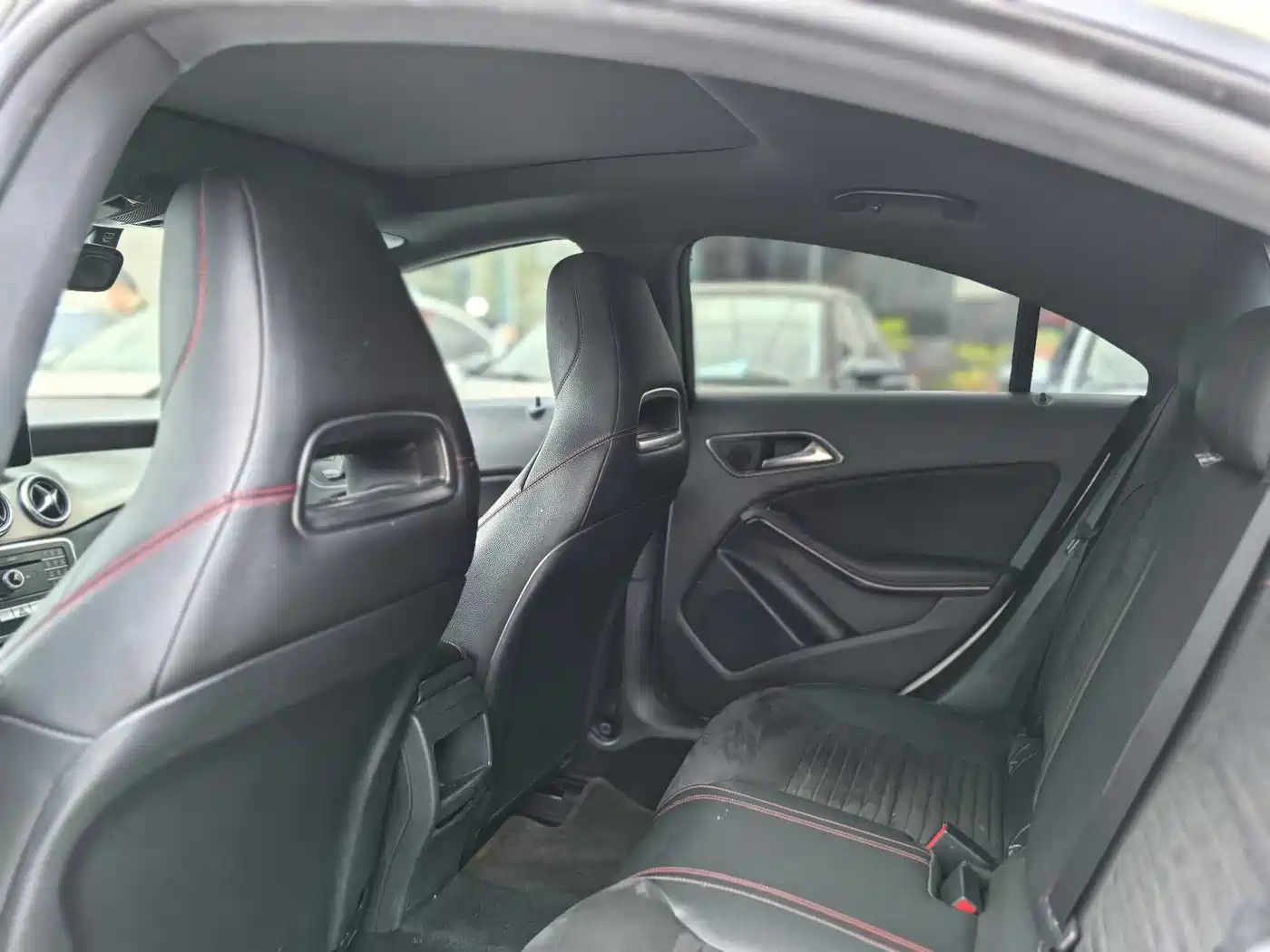 Mercedes-Benz CLA (Import) 2017 CLA 220 4MATIC фото 3
