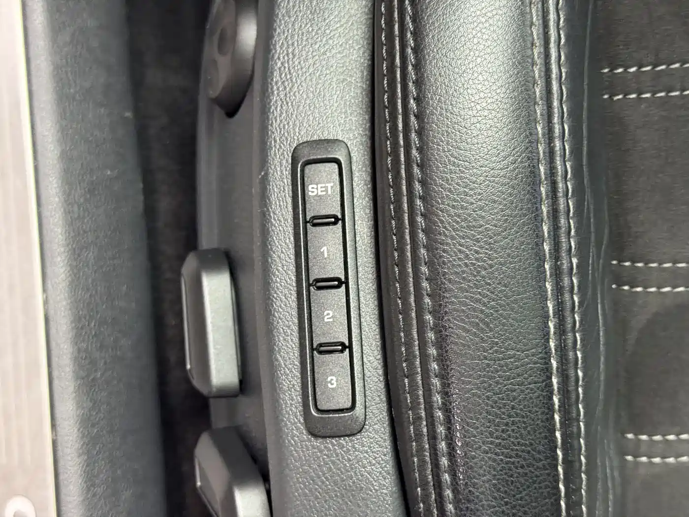 Volkswagen FAW-Volkswagen CC 2018 1.8TSI Premium фото 16