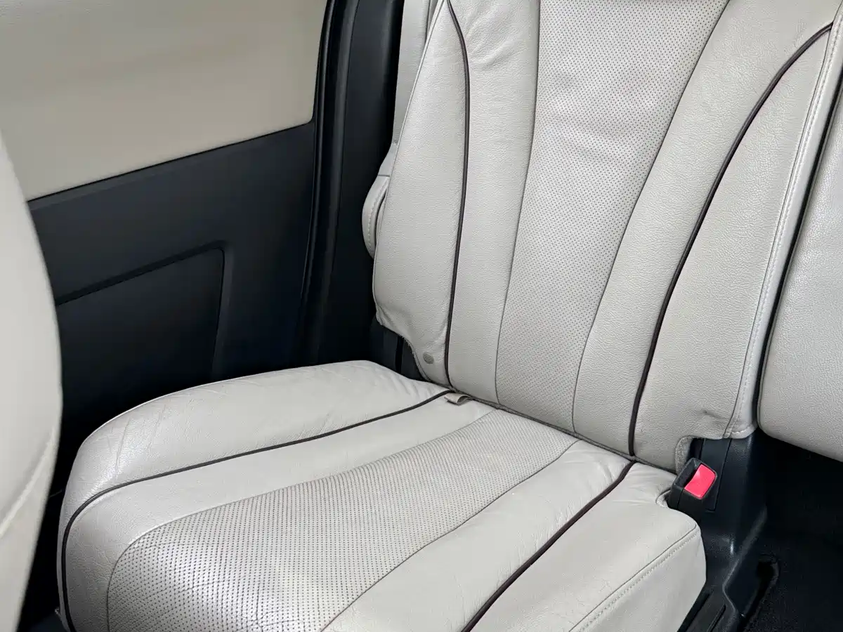 Mazda Mazda5 2014 2013 2.0L Automatic Luxury