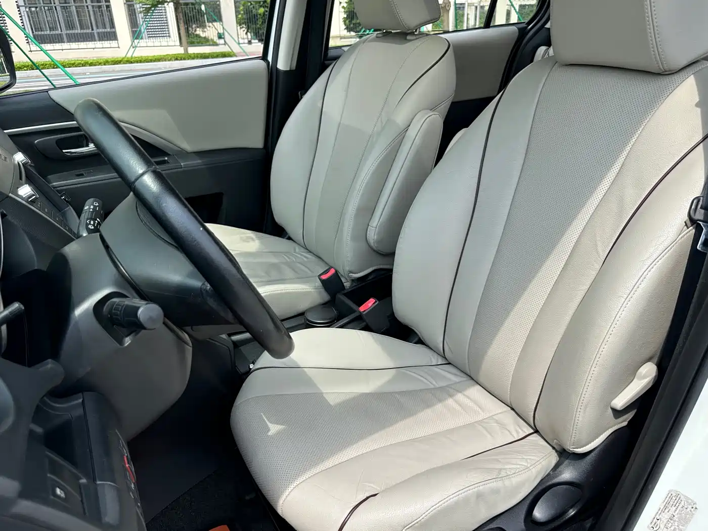 Mazda Mazda5 2014 2013 2.0L Automatic Luxury