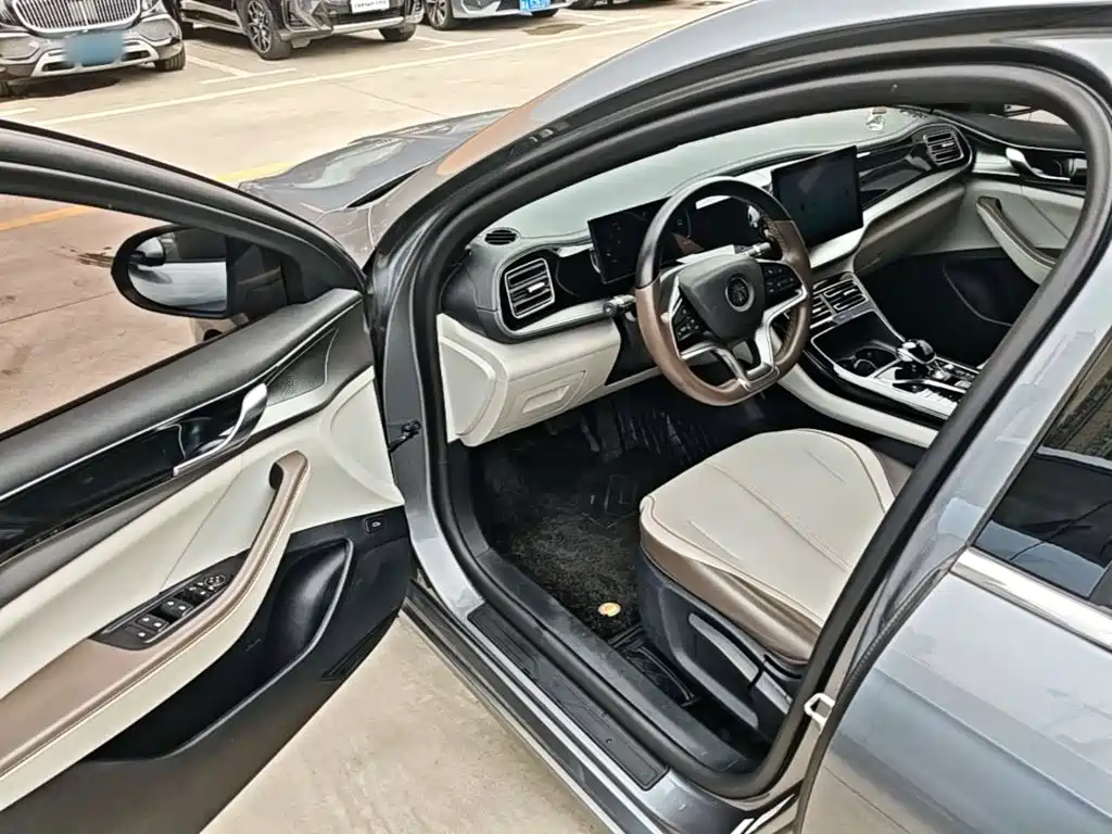 Фото 16 - BYD Qin PLUS