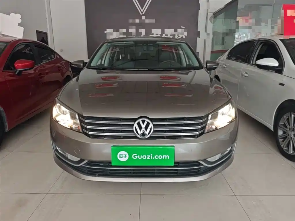 Volkswagen Passat 2015 1.8TSI DSG Honor Edition фото 3