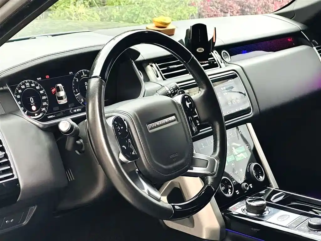 Land Rover Range Rover 2018 3.0 SC V6 Vogue SE Genesis Extended Edition фото 3