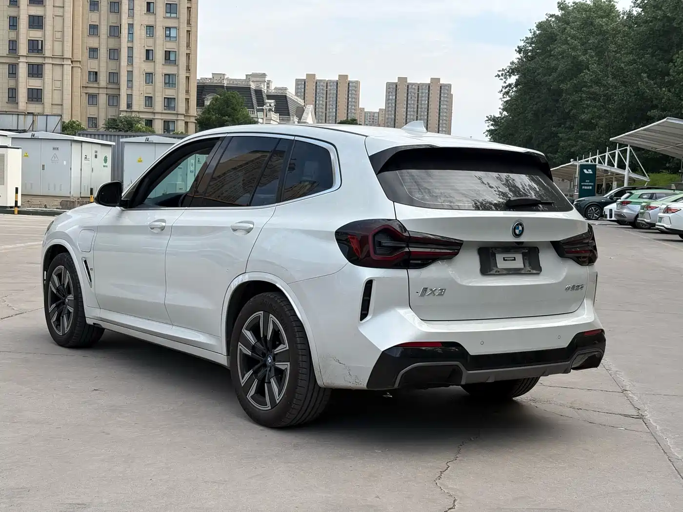 BMW iX3 2022 Leading Edition фото 10