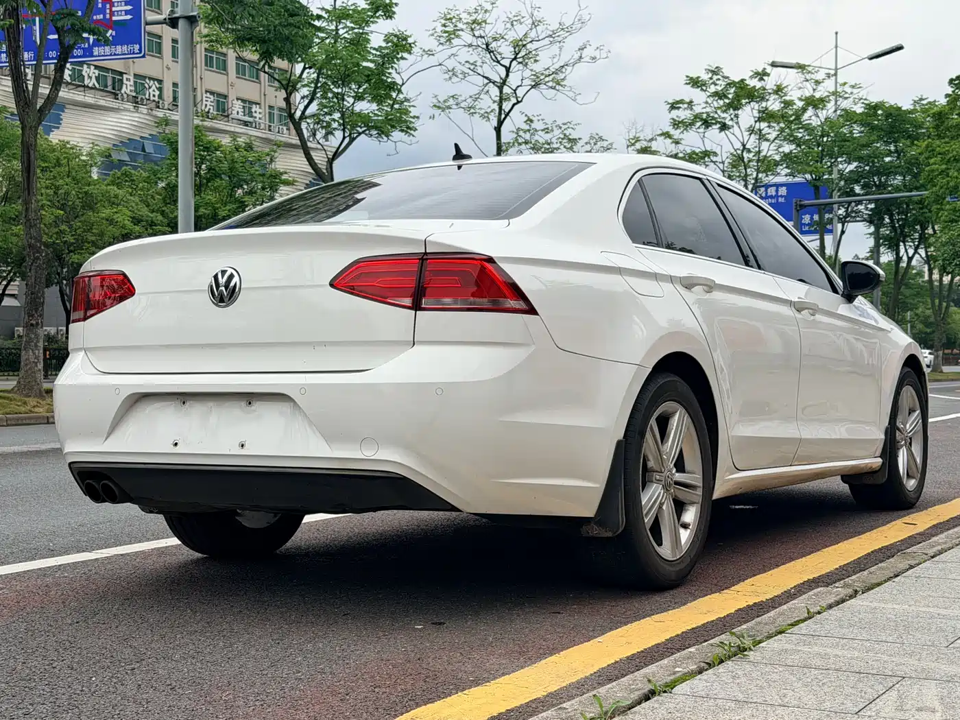 Volkswagen Lamando 2015 280TSI DSG Comfort фото 6