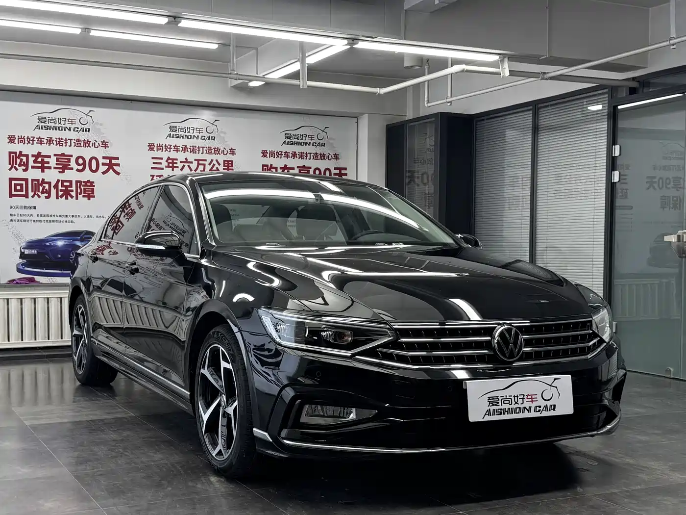 Volkswagen Magotan 2023 2 Million Units Anniversary Edition 330TSI DSG Leading Type фото 3