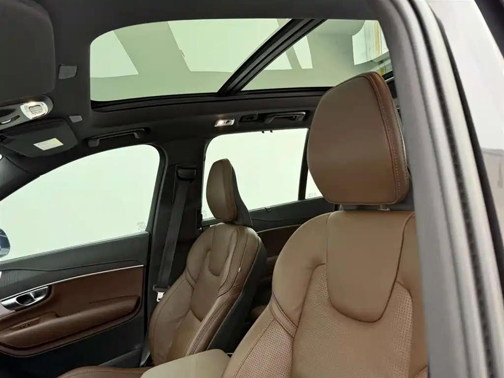 VOLVO XC90 PLUG IN HYBRID