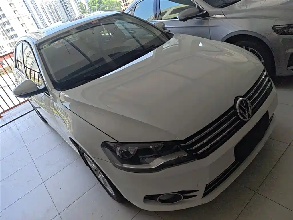 Volkswagen Bora 2014 1.6L Automatic Comfort Edition фото 4