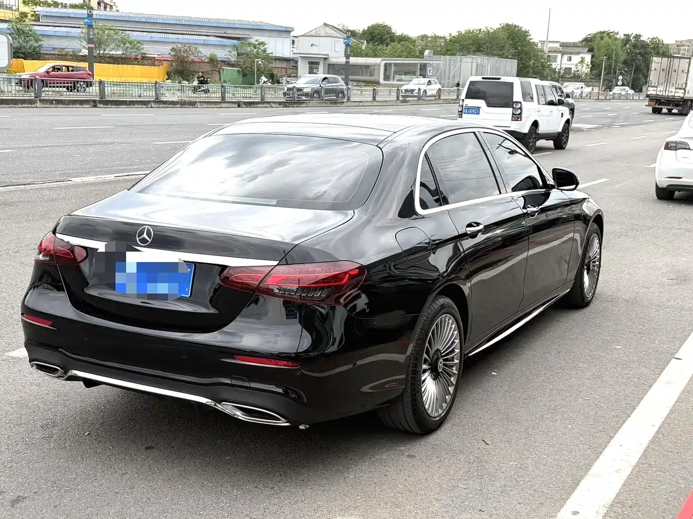 MERCEDES-BENZ E CLASS