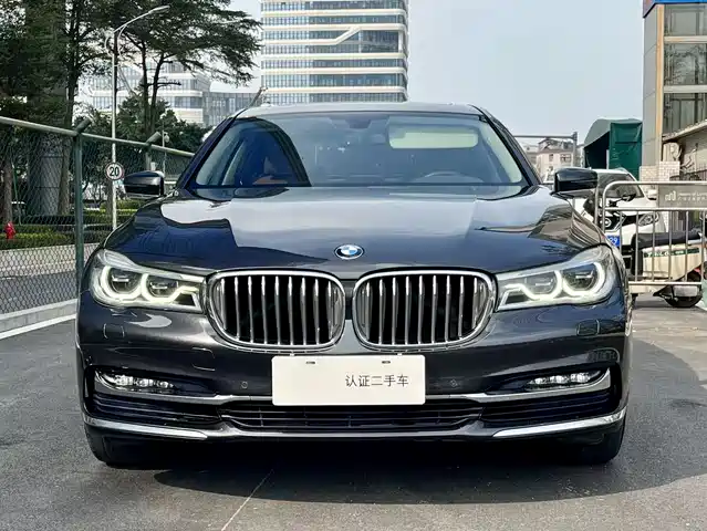 BMW 7 SERIES