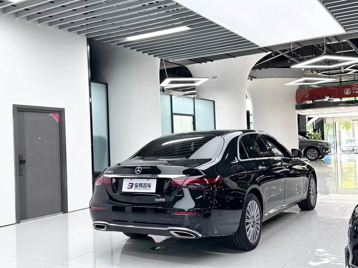 Mercedes-Benz E-Class 2022 E 300 L Fashion фото 17