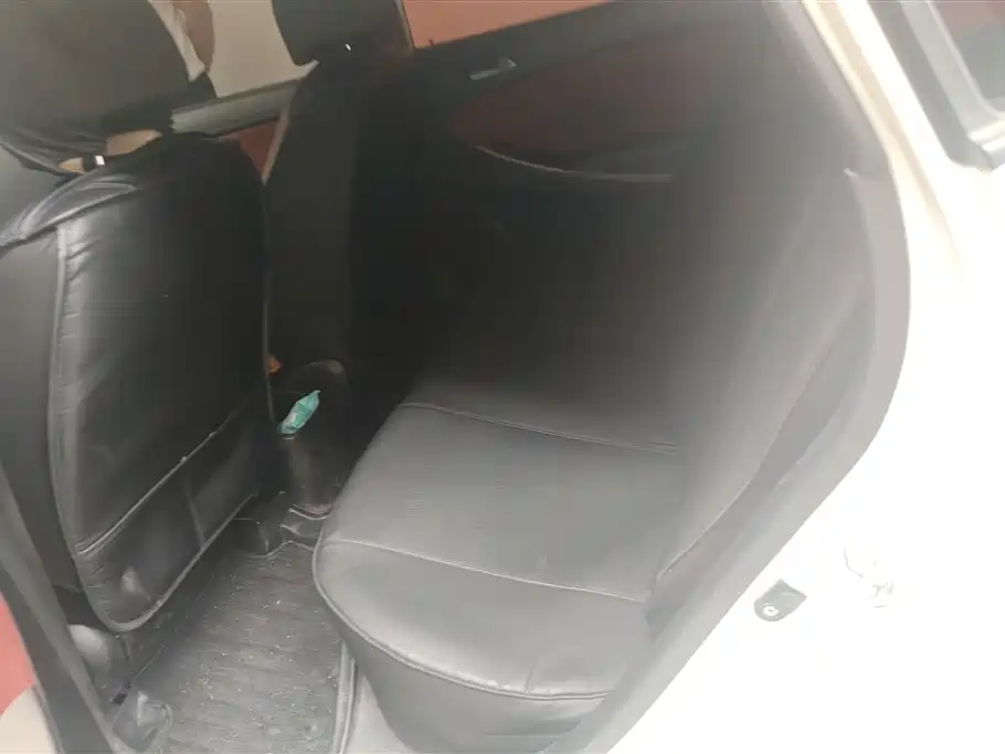 Hyundai Reina 2014 1.4L Manual GLX фото 11