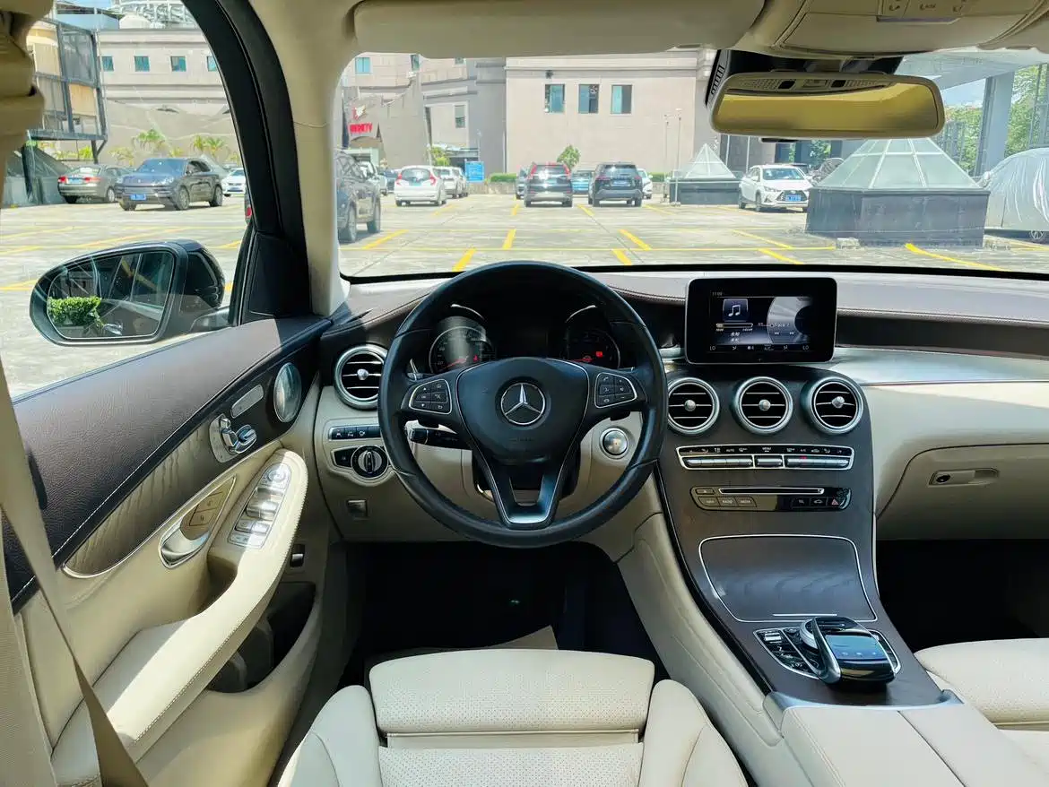 Mercedes-Benz GLC 2019 GLC 300 L 4MATIC Dynamic фото 8
