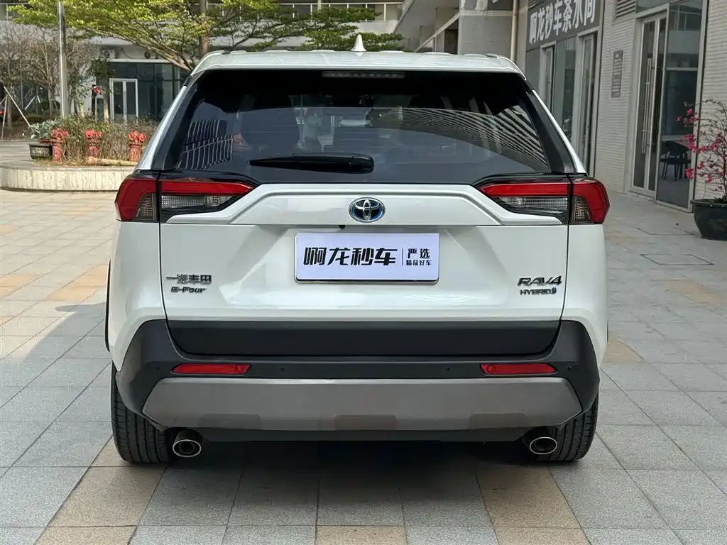 Toyota RAV4 Rongfang 2022 Hybrid 2.5L E-CVT 4WD Elite Plus Edition фото 8