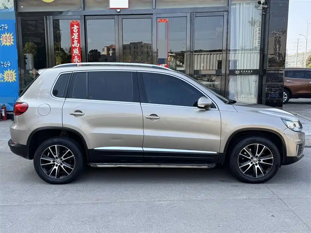 Volkswagen Tiguan 2015 1.8TSI Automatic 2WD Highline фото 3