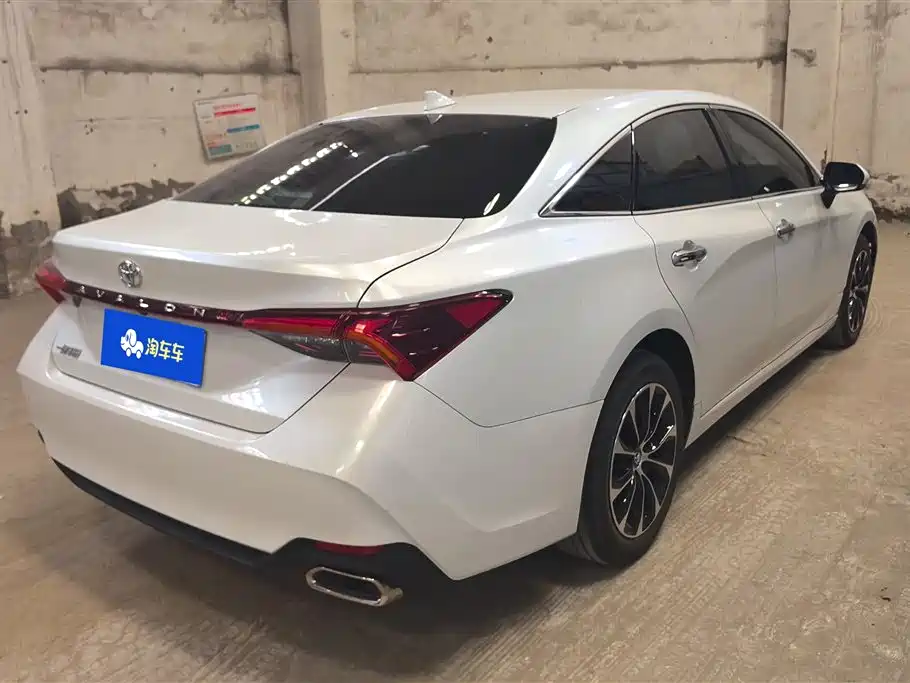 Toyota Avalon 2022 2.0L Luxury Edition фото 3