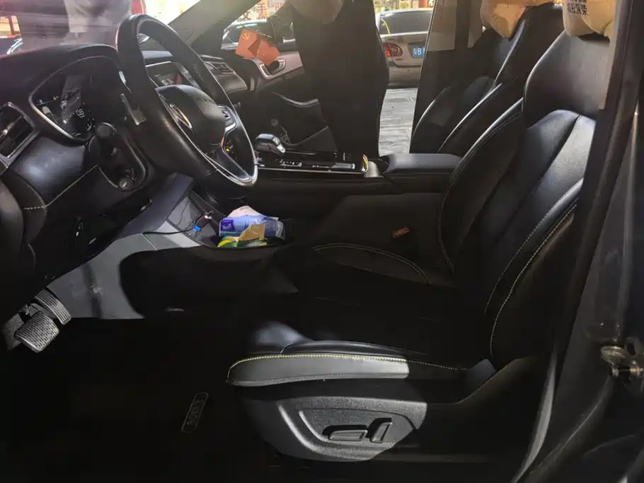 Roewe i6 MAX 2021 2020 Model 300TGI Automatic Cool & Smart Edition