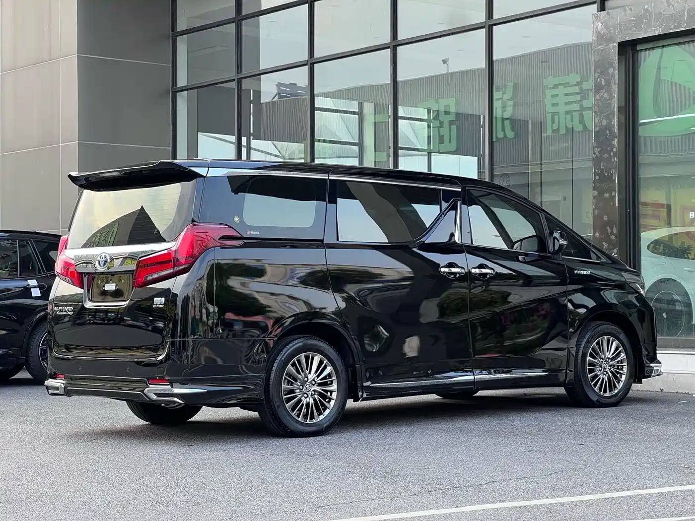 Toyota Alphard 2021 Hybrid 2.5L Premium фото 9