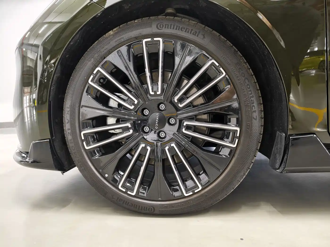 Lynk & Co 10 EM-P 2025 Facelift 240 AWD Ultra Sport Edition фото 14