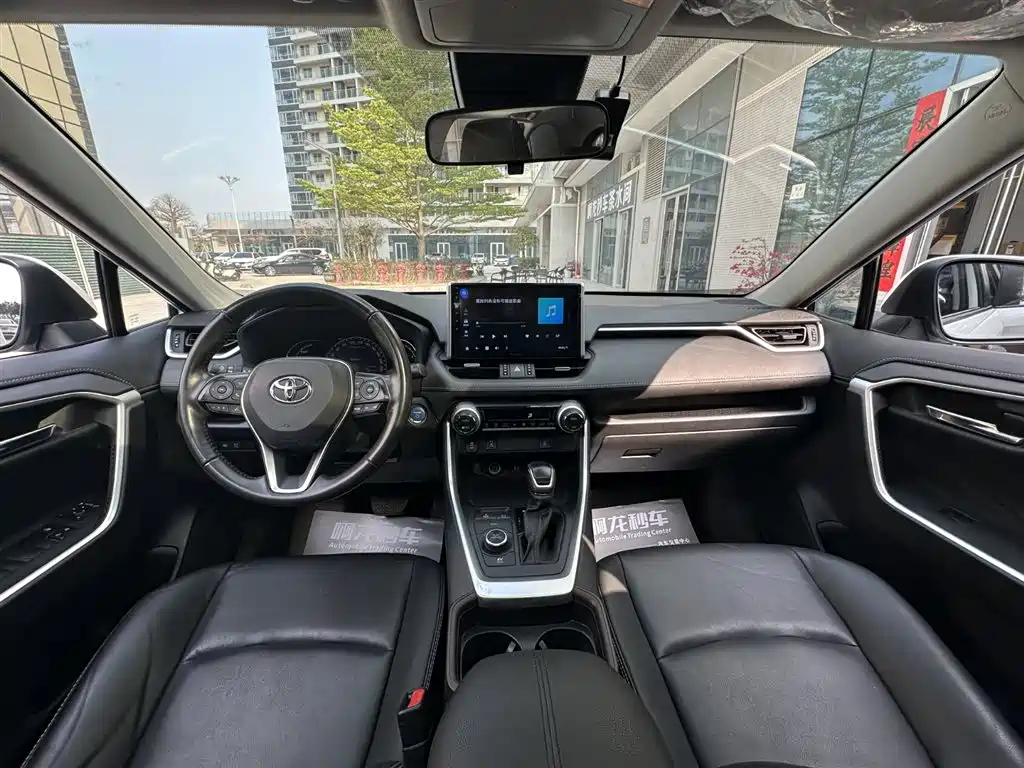 Toyota RAV4 Rongfang 2022 Hybrid 2.5L E-CVT 4WD Elite Plus Edition фото 16