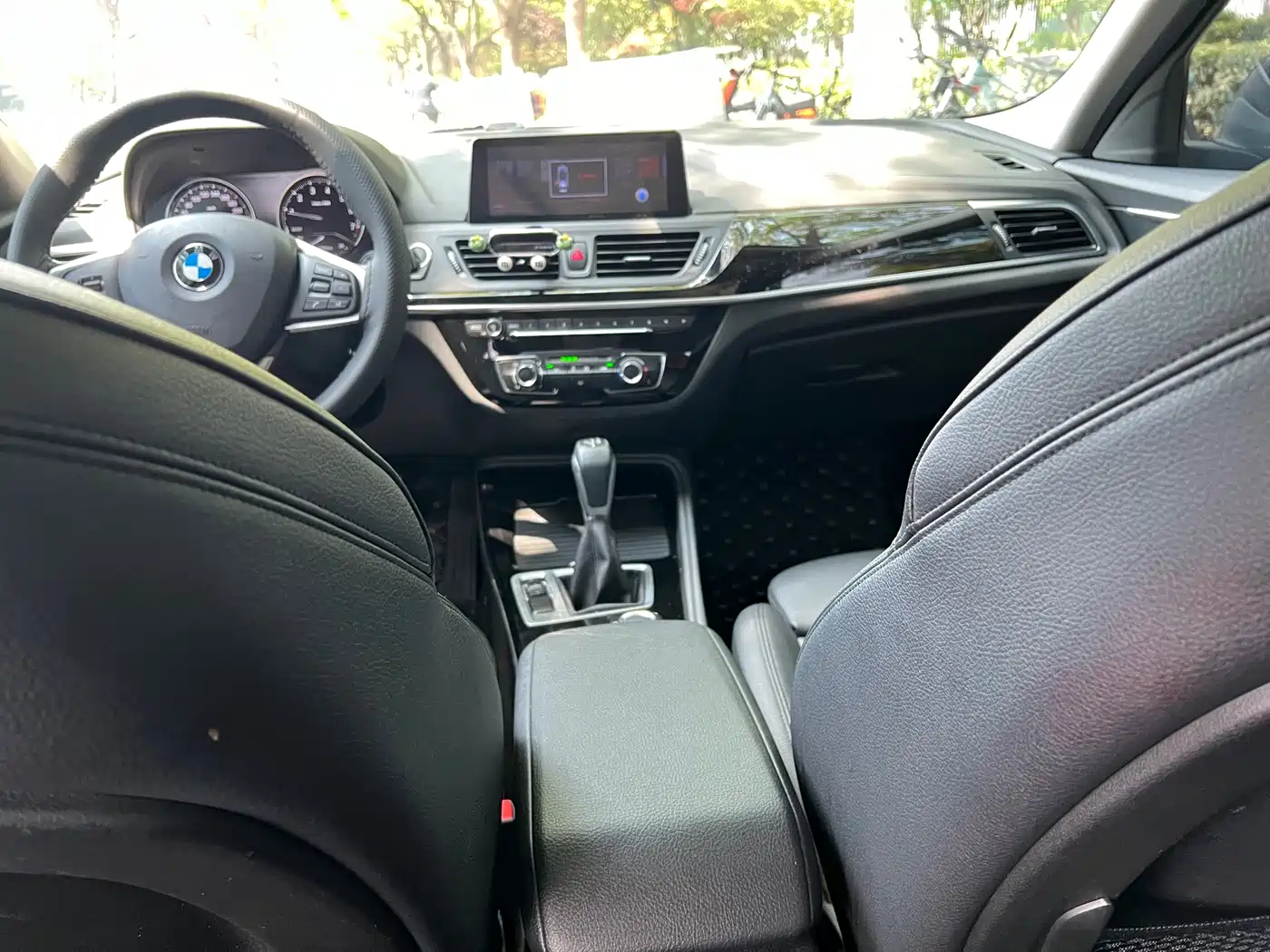 BMW 1 Series 2017 118i Sport фото 13