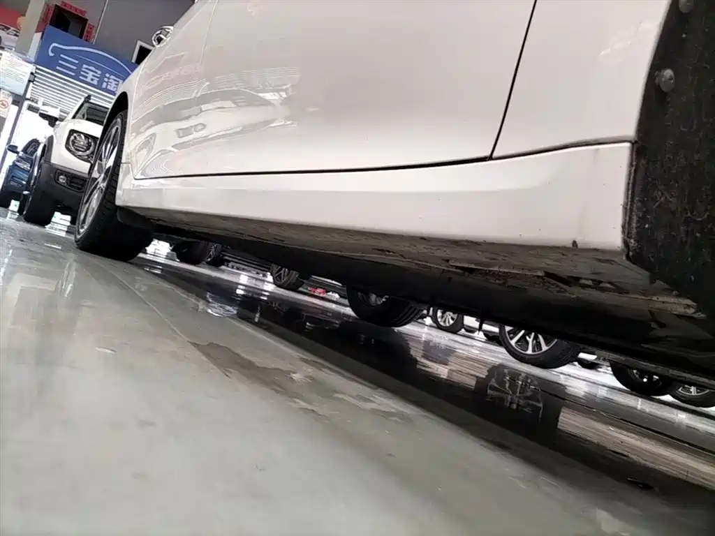Kia K5 2016 2.0L Automatic LUX фото 21