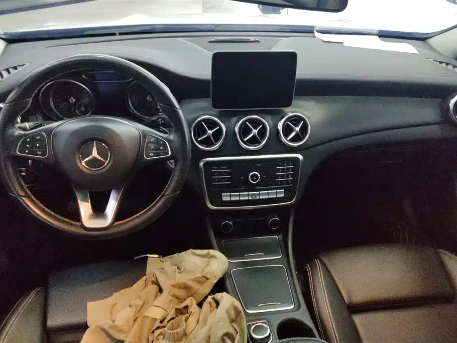 Mercedes-Benz GLA 2018 GLA 200 Fashion фото 12