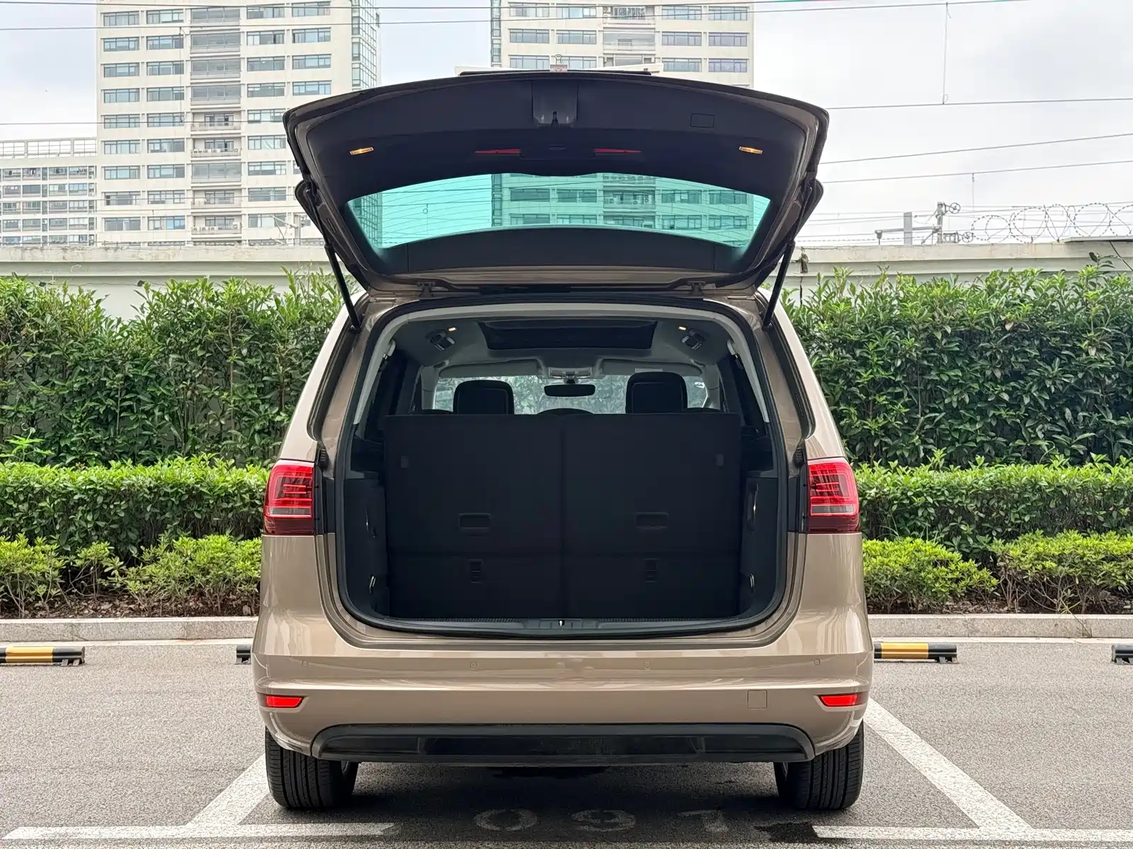 Фото 40 - Volkswagen Sharan