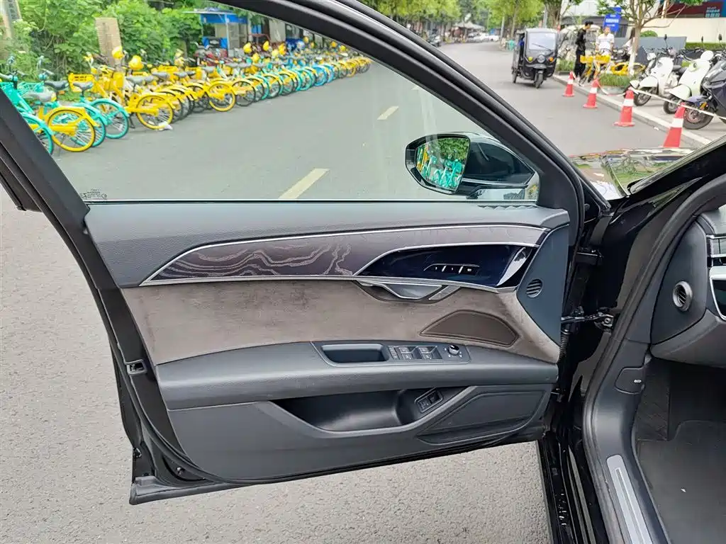 Audi A8 2019 Plus A8L 50 TFSI quattro Comfort фото 6