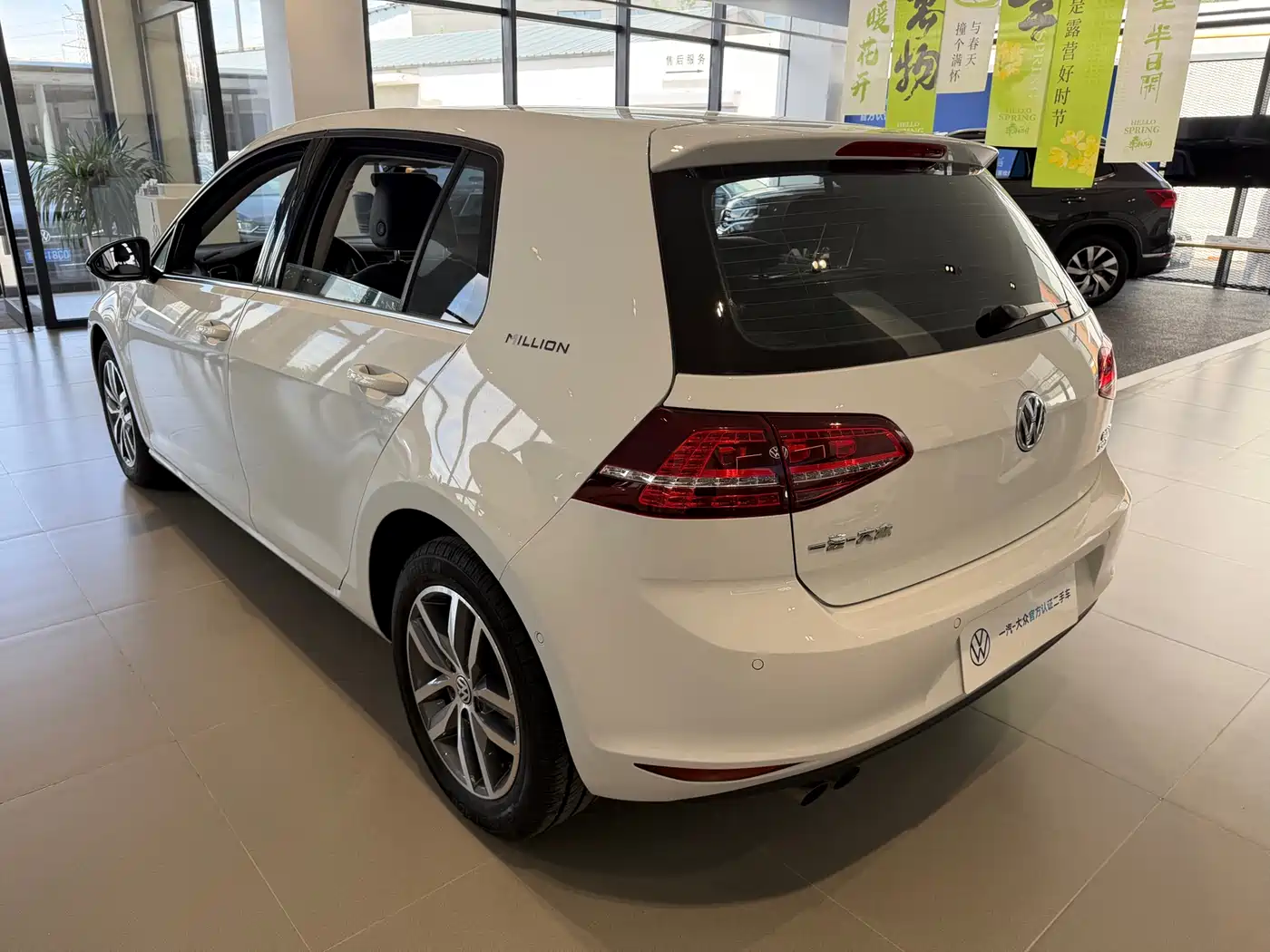 Volkswagen Golf 2017 230TSI Auto Luxury Millionth Anniversary Edition фото 4