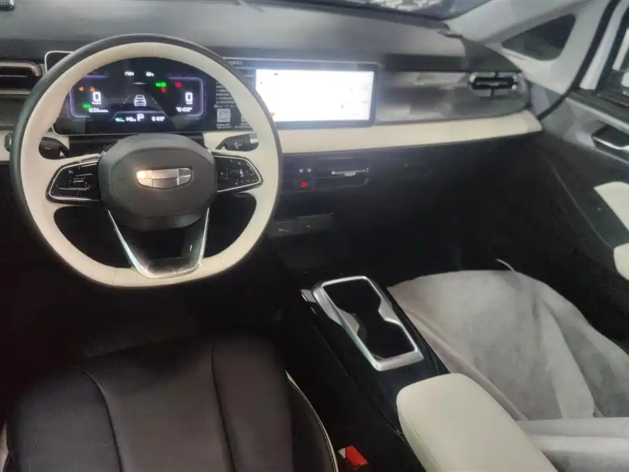 GEELY GEOMETRY E FIREFLY