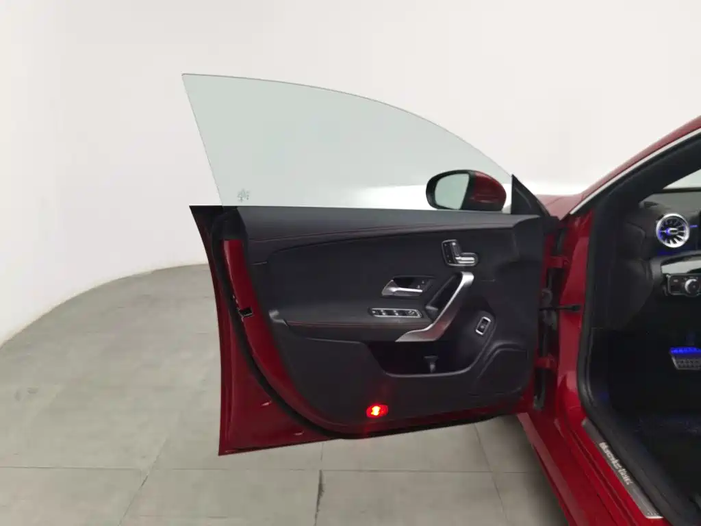Mercedes-Benz CLA, миниатюра 8