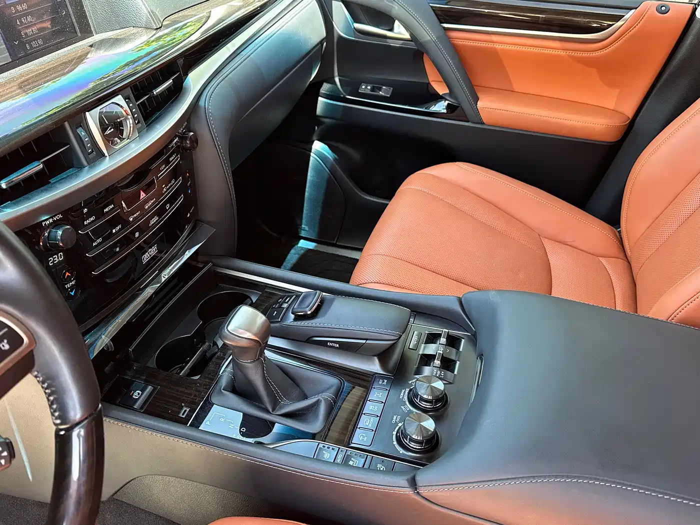 Lexus LX 2019 570 Dynamic Luxury Edition фото 9