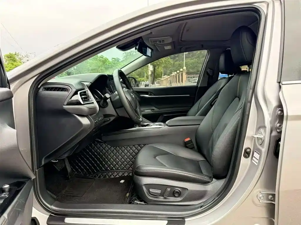 Toyota Camry 2023 2.0G Luxury Edition фото 4