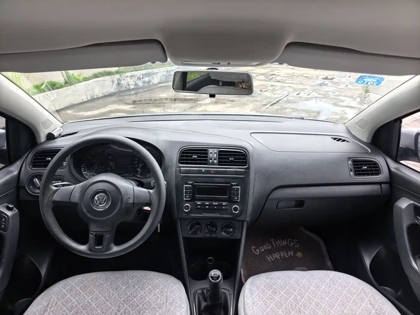 Volkswagen Polo 2013 1.4L Manual Trend Edition фото 10