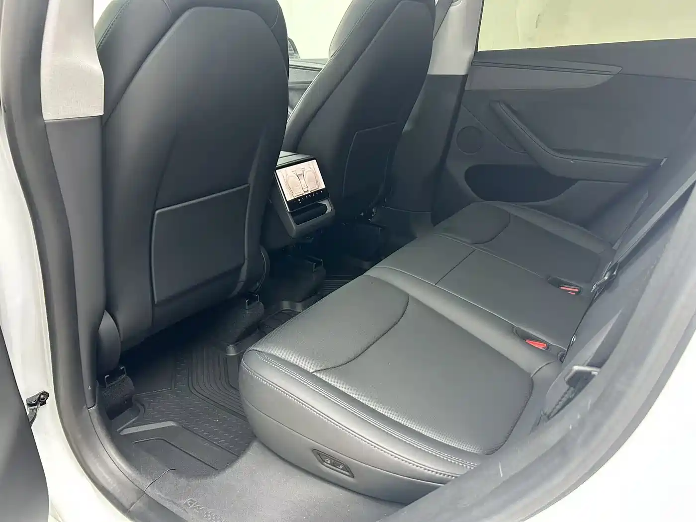 Tesla Model Y 2025 Facelift Long Range All-Wheel Drive фото 8