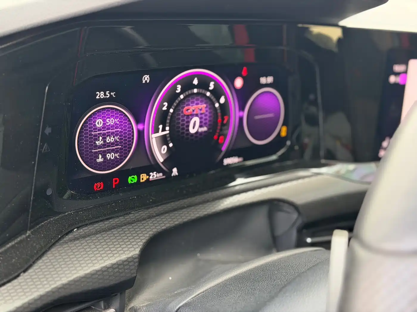 Volkswagen Golf GTI 2021 380TSI DSG GTI фото 10