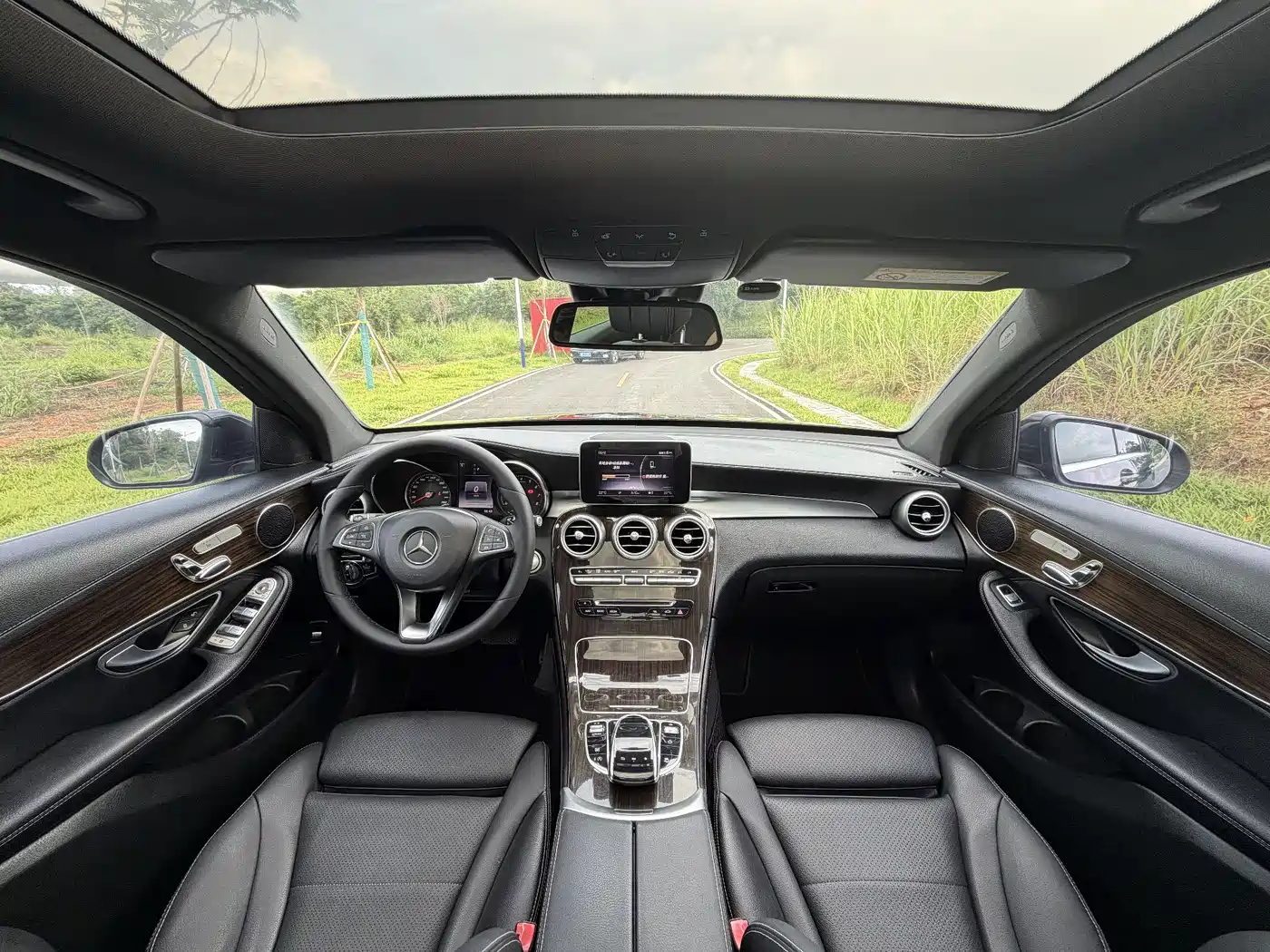 Mercedes-Benz GLC 2018 GLC 260 4MATIC Luxury фото 8