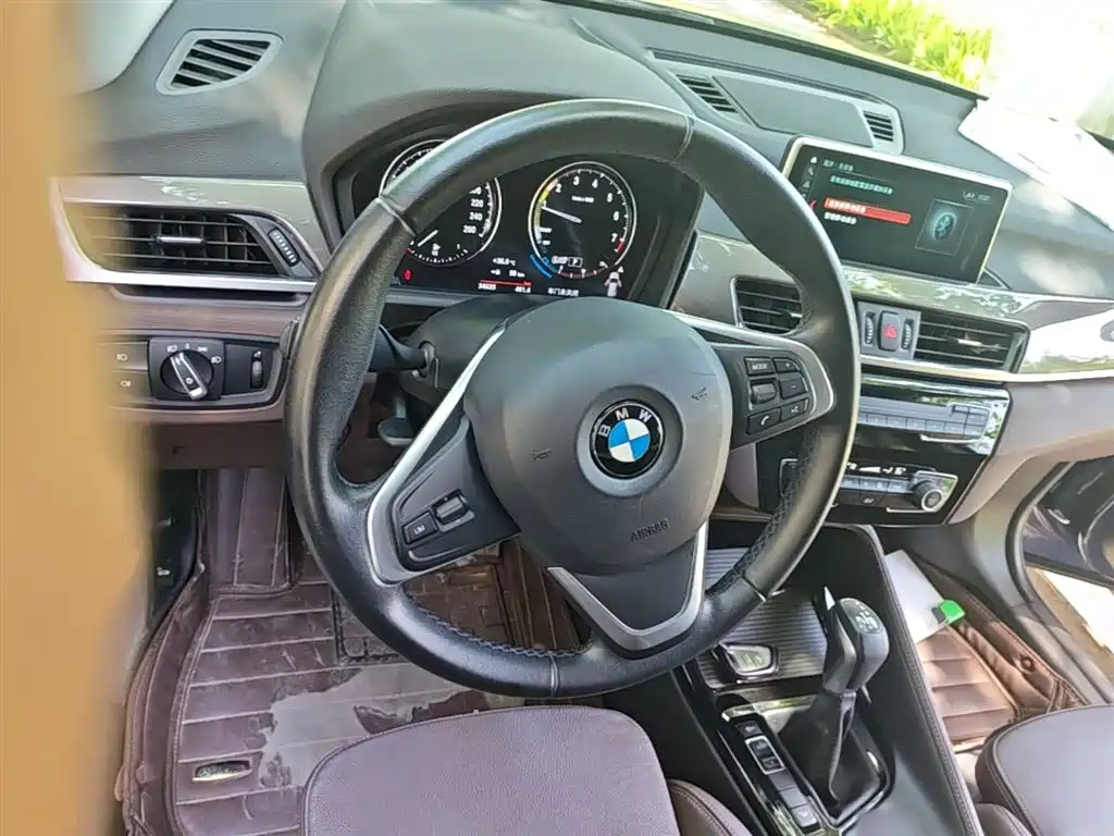 BMW X1 2019 xDrive20Li Premium Model фото 11