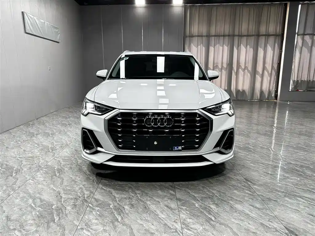 Audi Q3 2022 35 TFSI Fashion Dynamic фото 2