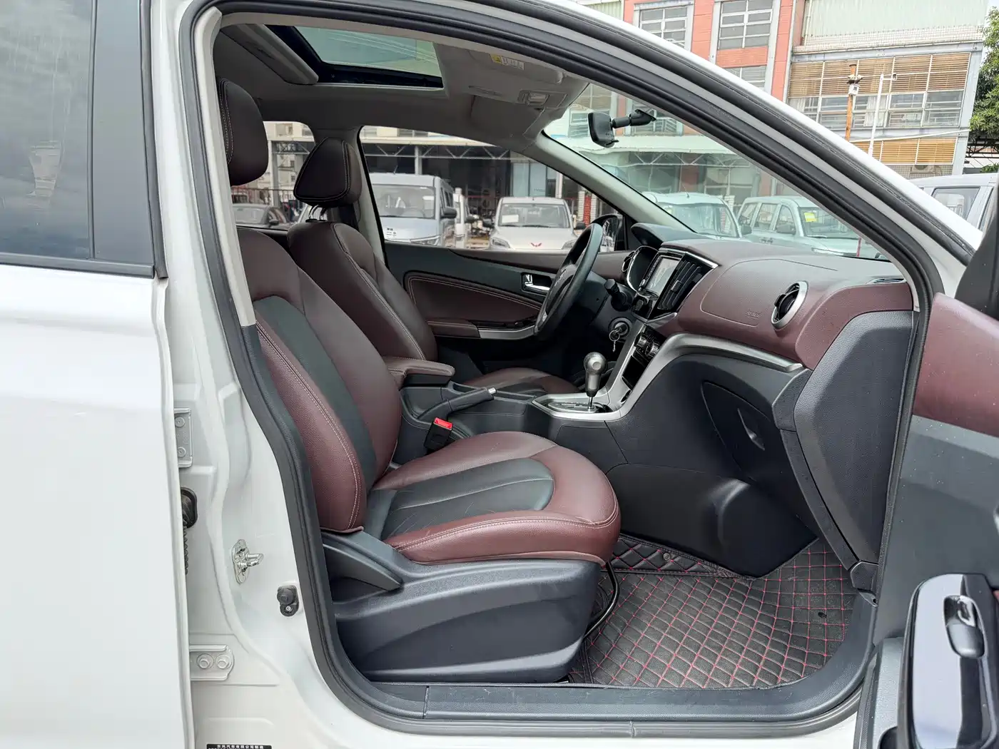 Venucia T70X 2017 2016 2.0L CVT Rui Qu Sport Edition