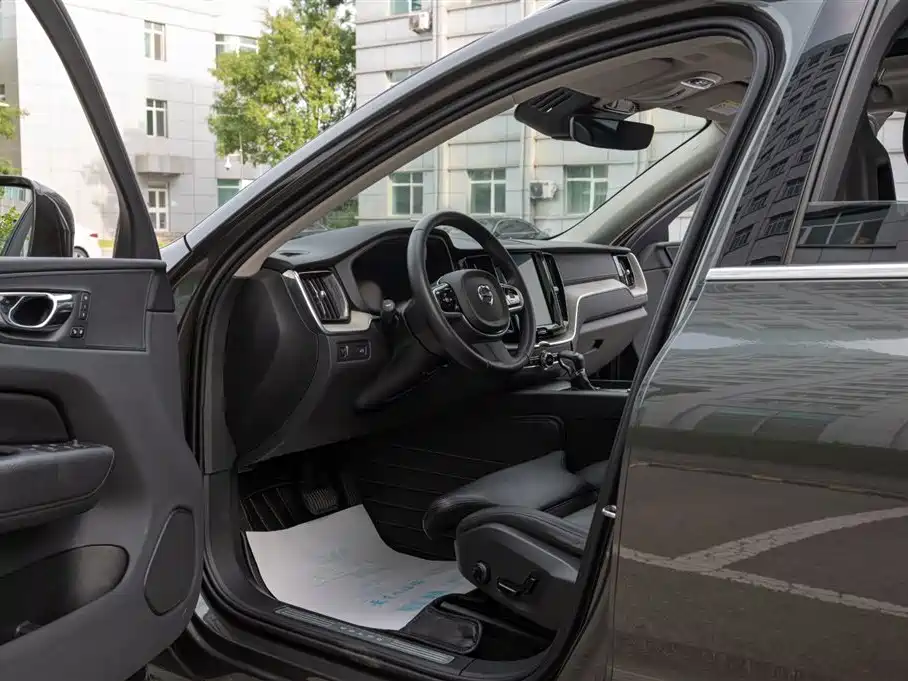 Фото 5 - Volvo XC60